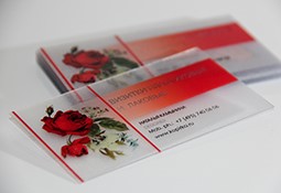 На пластике